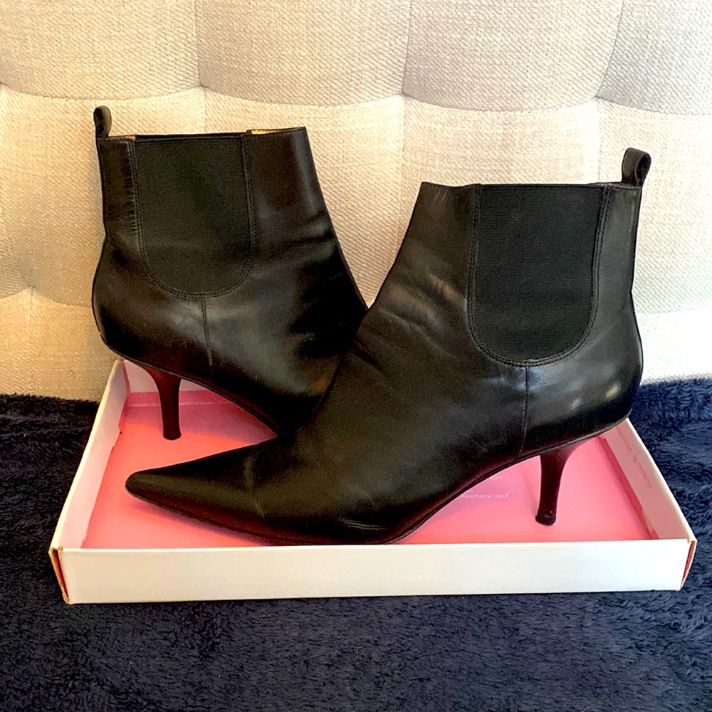 Size 9, Michael Kors, black leather 2” booties ⚫️👢